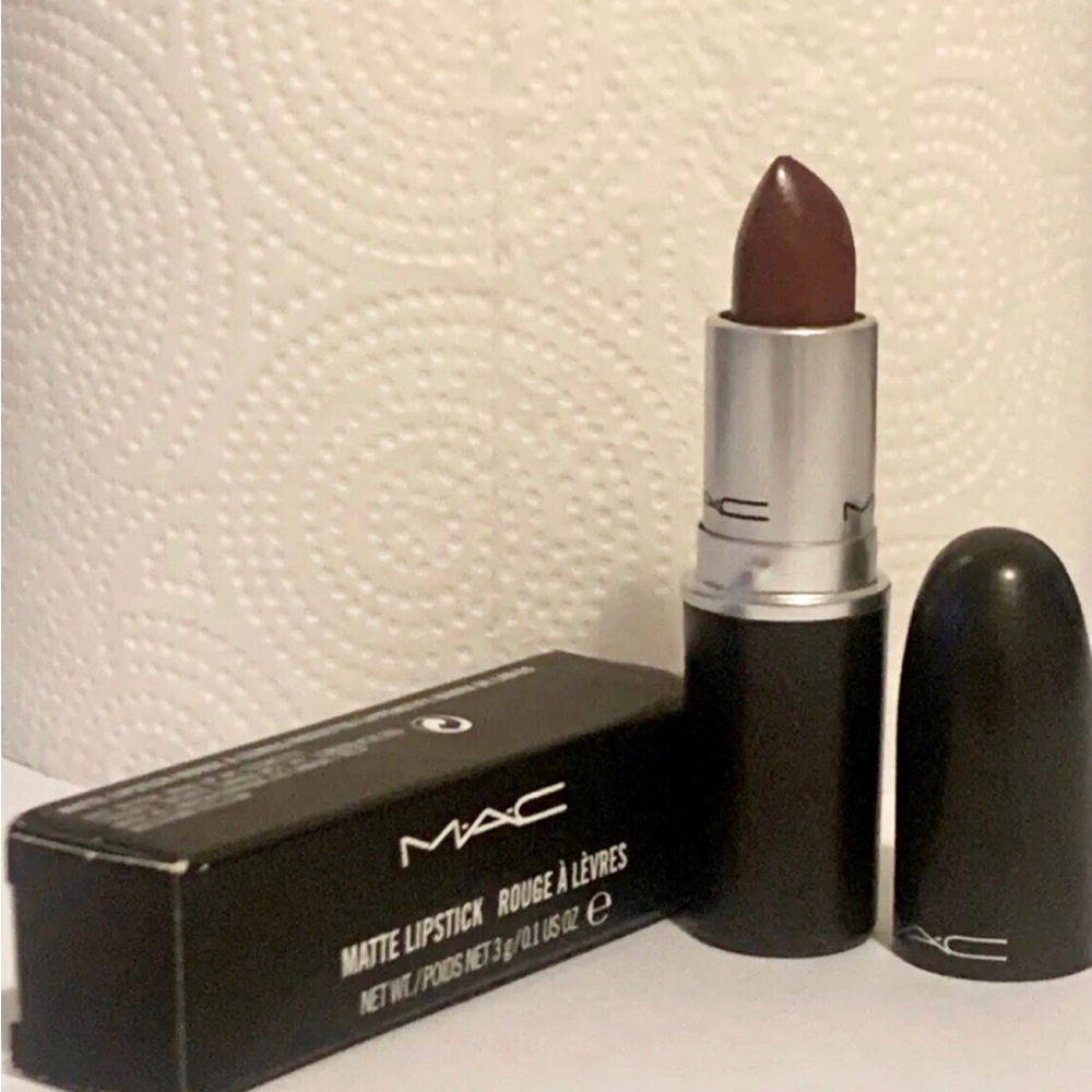 New MAC Cosmetics Diva matte Lipstick Full Size